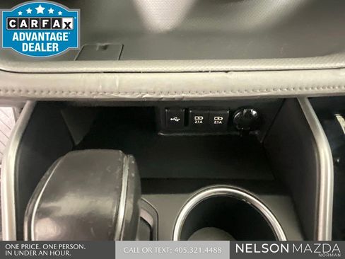 Used 2021 Toyota Highlander XLE AWD/4WD image 38