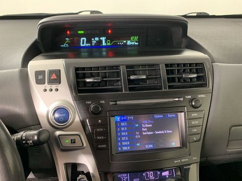 Used 2013 Toyota Prius V Three image 22