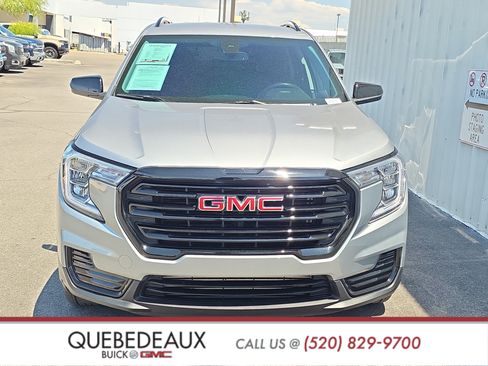 Used 2024 GMC Terrain SLE w/ Driver Convenience Package AWD/4WD image 2