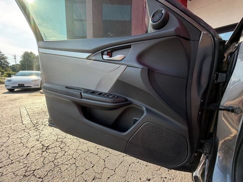 Used 2016 Honda Civic EX image 9