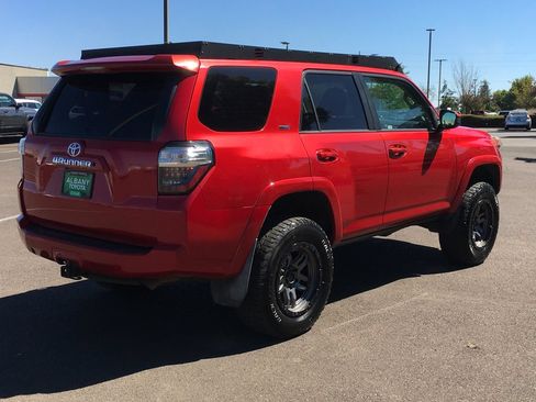 Used 2015 Toyota 4Runner SR5 AWD/4WD image 7