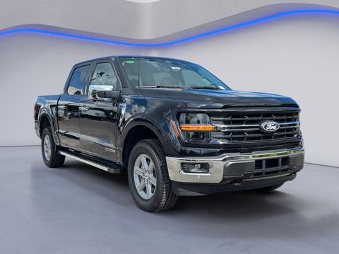 New 2025 Ford F150 XLT w/ Equipment Group 302A MID image 8