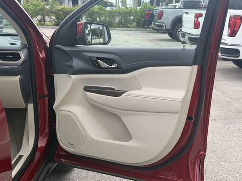 Used 2023 GMC Acadia Denali w/ Denali Ultimate Package FWD image 34