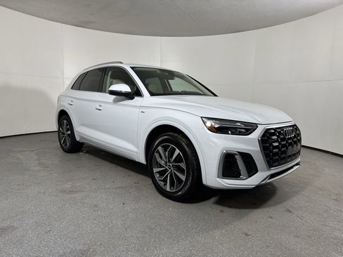 Used 2023 Audi Q5 2.0T Premium w/ Convenience Package AWD/4WD image 28