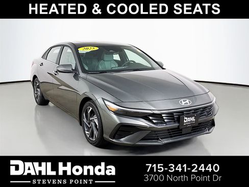 Used 2025 Hyundai Elantra Limited FWD image 1