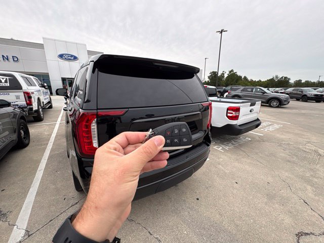 Used 2021 GMC Yukon SLT w/ SLT Premium Package AWD/4WD image 16