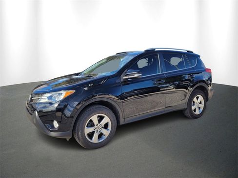 Used 2015 Toyota RAV4 XLE image 2