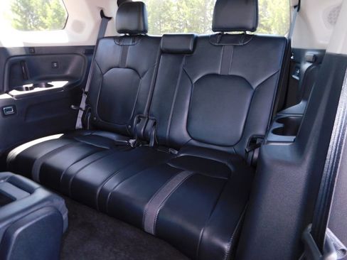 Used 2025 Honda Pilot Touring image 37
