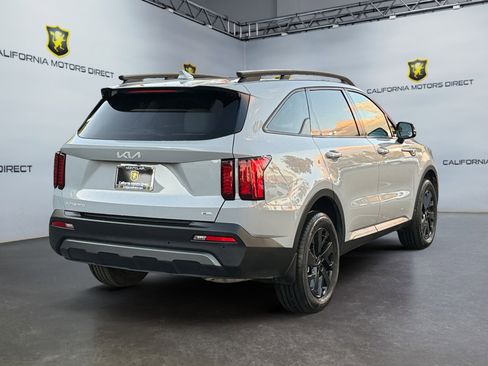 Used 2023 Kia Sorento S w/ Panoramic Sunroof Package image 5
