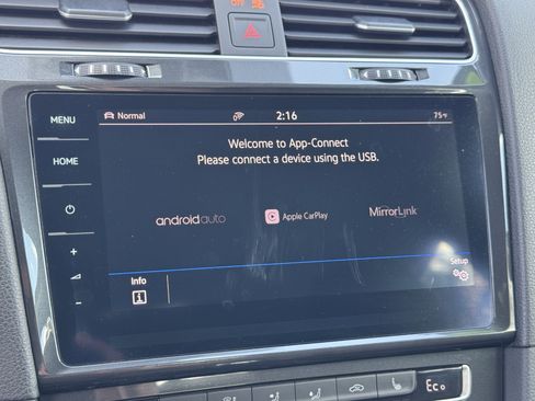 Used 2019 Volkswagen e-Golf SEL Premium image 23