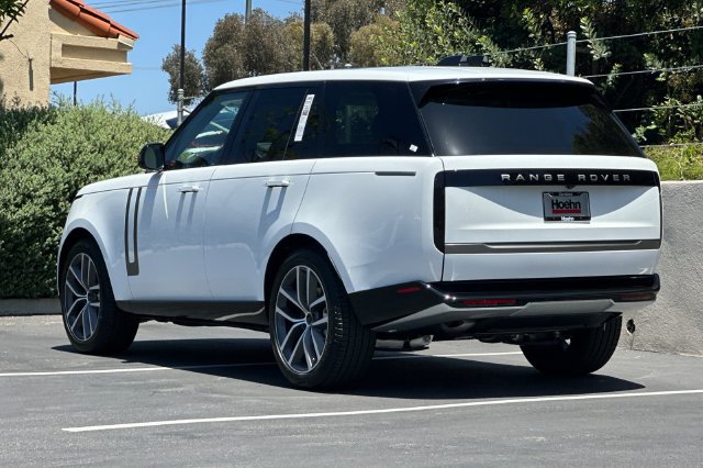 New 2026 Land Rover Range Rover SE AWD/4WD image 3
