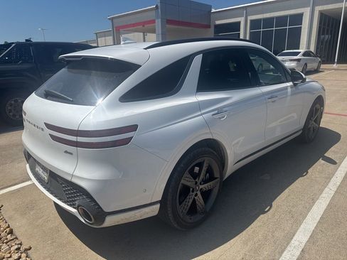 Used 2024 Genesis GV70 2.5T w/ Sport Prestige Package AWD/4WD image 3
