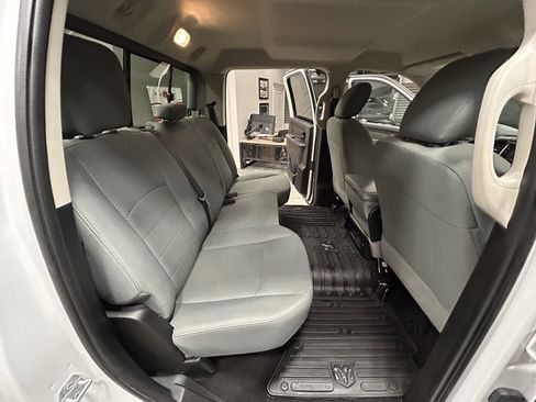 Used 2018 RAM 2500 Tradesman w/ Chrome Appearance Group image 38