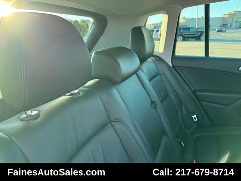 Used 2017 Volkswagen Tiguan SEL image 52