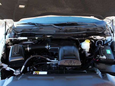 Used 2017 RAM 1500 Express RWD image 22