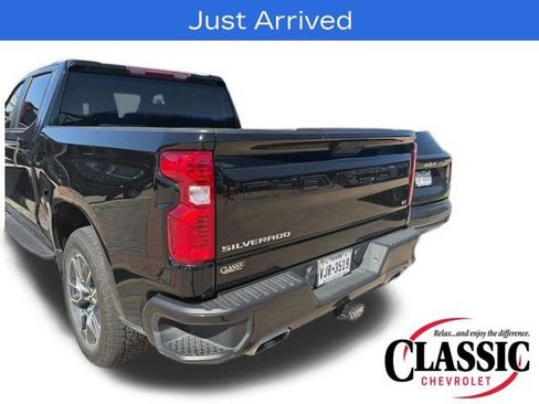Used 2024 Chevrolet Silverado 1500 LT w/ Z71 Off-Road Package image 9