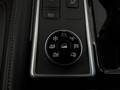 Used 2026 Nissan Pathfinder SL AWD/4WD image 26