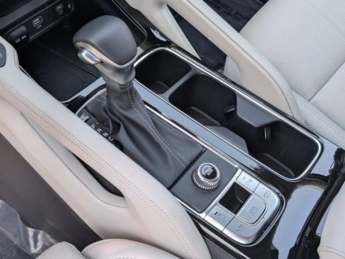Certified 2025 Kia Telluride SX FWD image 22