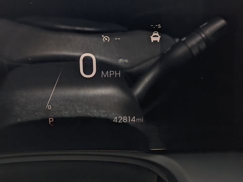 Used 2024 Buick Encore GX Sport Touring FWD image 12