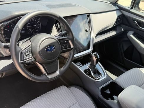 Used 2025 Subaru Outback Premium AWD/4WD image 11