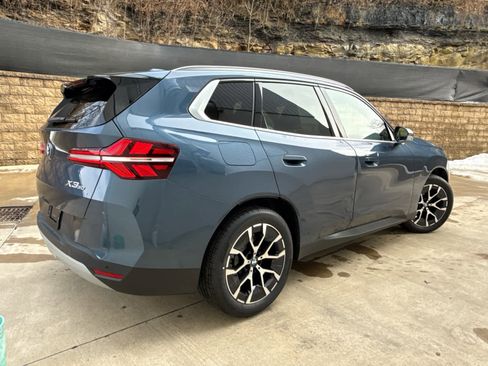 Certified 2025 BMW X3 xDrive30i w/ Premium Package image 3