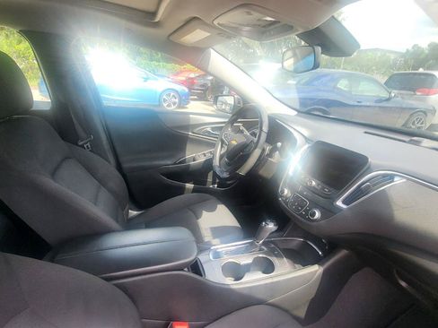 Used 2019 Chevrolet Malibu LT FWD image 16