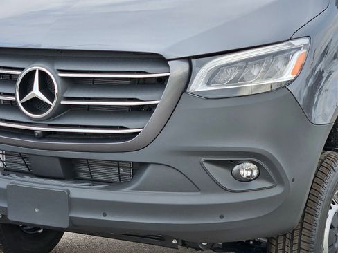 New 2025 Mercedes-Benz Sprinter 2500 image 9