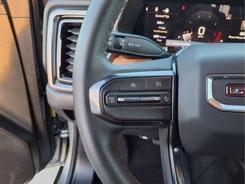 Used 2025 GMC Canyon AT4 AWD/4WD image 25