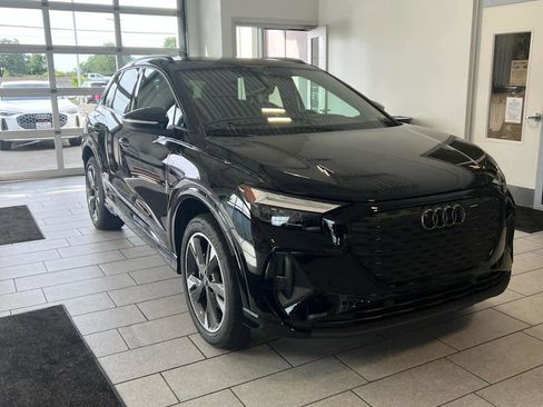 Used 2023 Audi Q4 e-tron Premium w/ Convenience Package AWD/4WD image 3