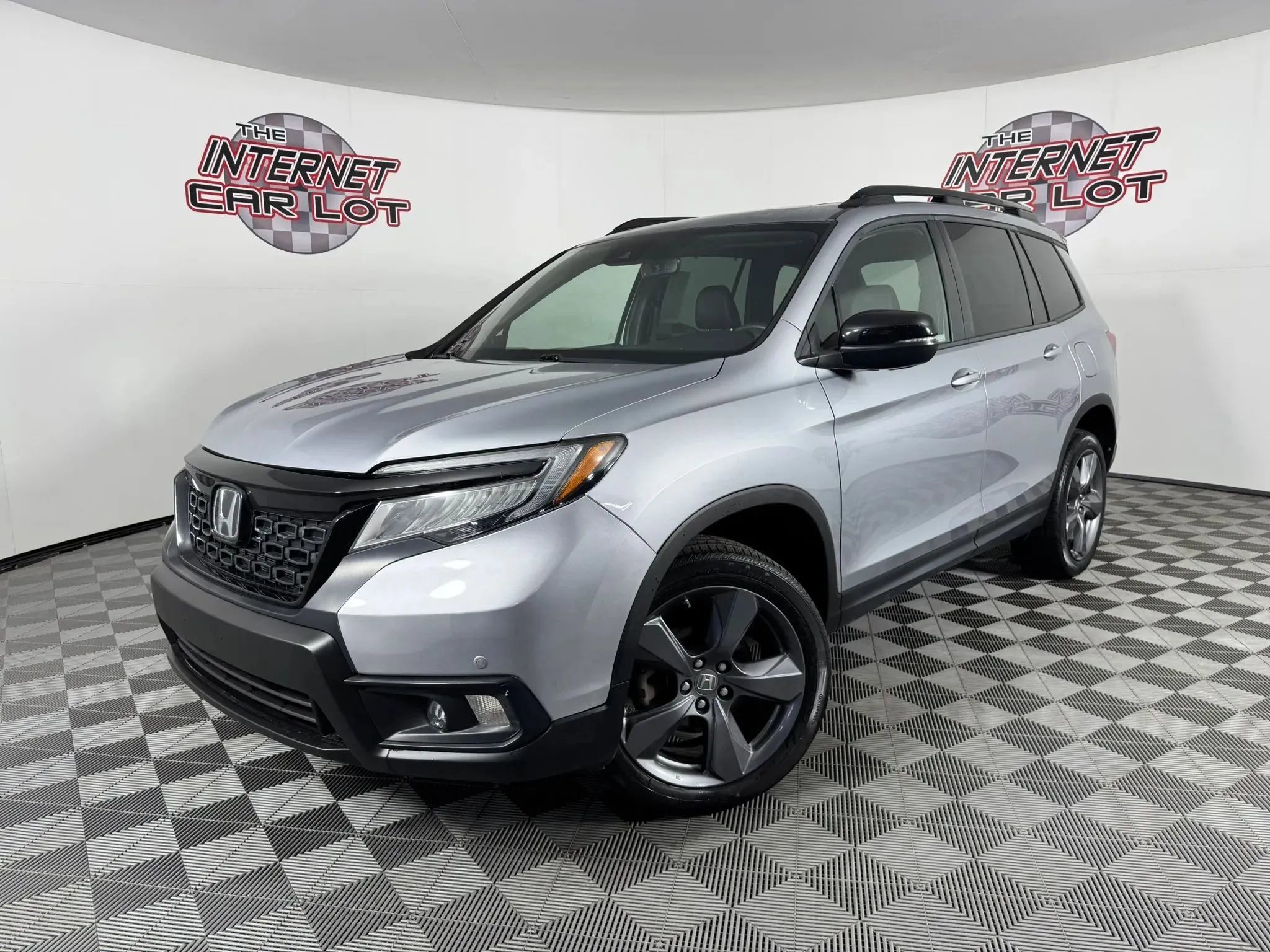 Used 2019 Honda Passport Touring image 1
