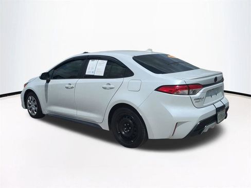 Used 2022 Toyota Corolla SE FWD image 6