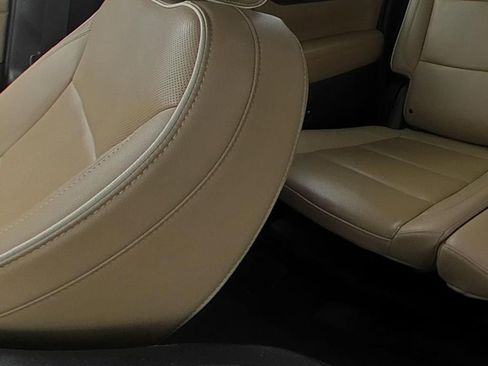 Used 2024 Chevrolet Suburban Premier RWD image 12