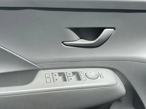 Used 2024 Hyundai Kona SEL AWD/4WD image 18