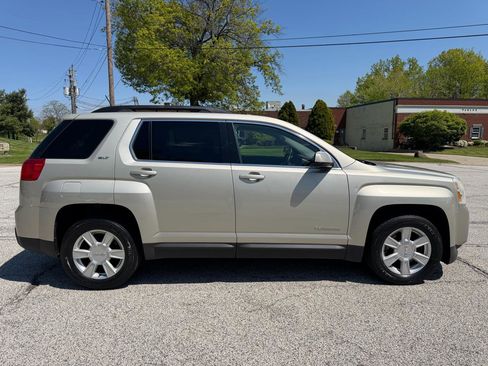 Used 2013 GMC Terrain SLT AWD/4WD image 2