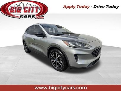 Used 2022 Ford Escape SE w/ SE Sport Appearance Package
