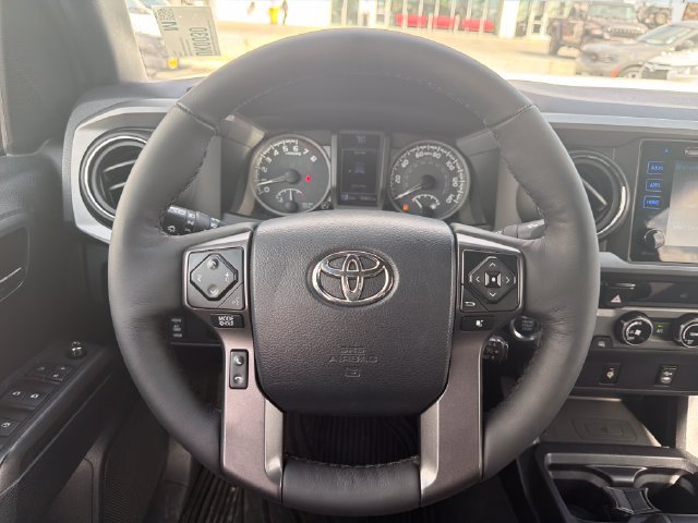 Used 2016 Toyota Tacoma TRD Off-Road w/ Towing Package RWD image 13