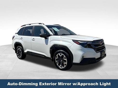 Used 2025 Subaru Forester Premium AWD/4WD image 9