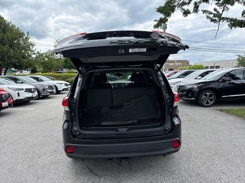 Used 2019 Toyota Highlander XLE AWD/4WD image 10