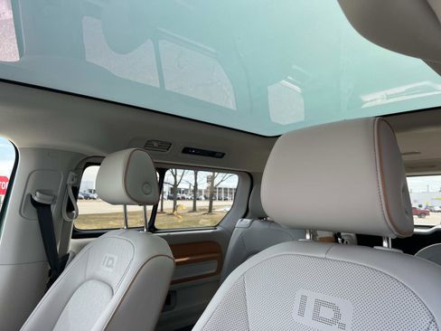 New 2025 Volkswagen ID. Buzz Pro S Plus image 20