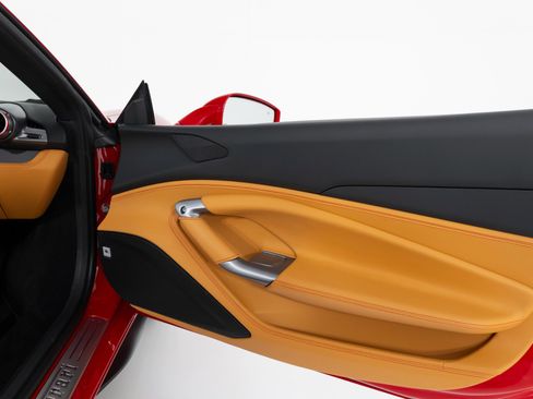 Used 2021 Ferrari F8 Tributo image 35