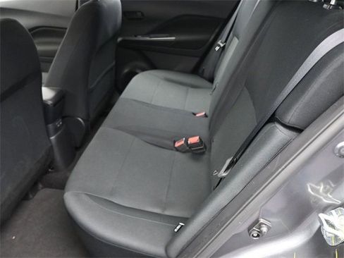 Used 2024 Nissan Kicks S image 10