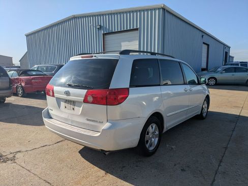 Used 2007 Toyota Sienna XLE image 6
