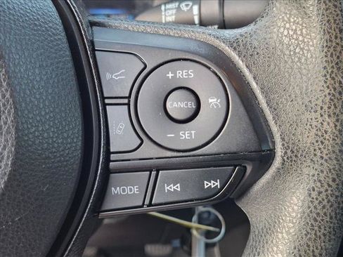 Used 2020 Toyota Corolla LE FWD image 12