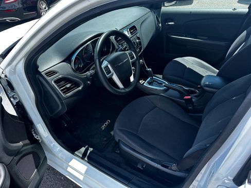 Used 2013 Chrysler 200 Touring w/ S Exterior Appearance Pkg image 9