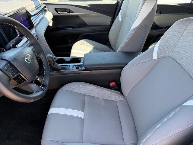 Used 2026 Toyota Camry SE FWD image 12