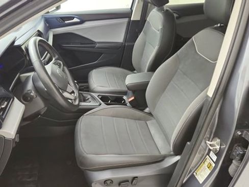 Used 2024 Volkswagen Taos SE FWD image 10