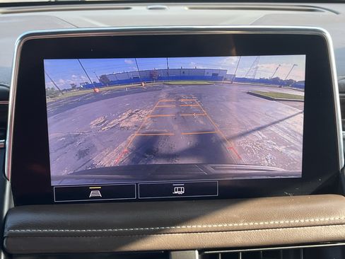 Used 2021 Chevrolet Suburban LS AWD/4WD image 23