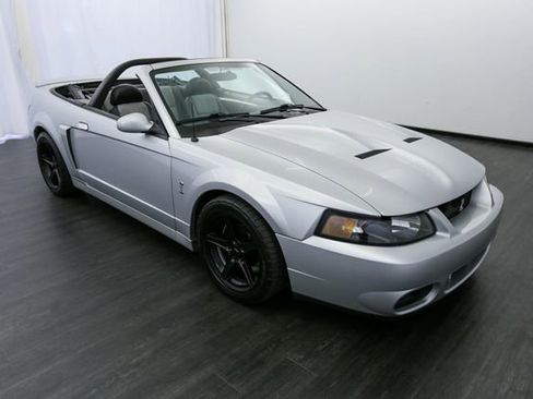 Used 2004 Ford Mustang Cobra RWD image 2