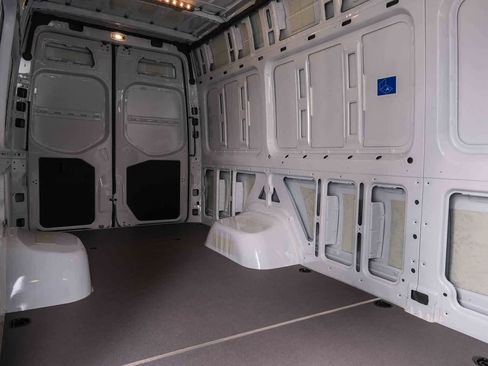 Used 2025 Mercedes-Benz Sprinter 3500 image 18