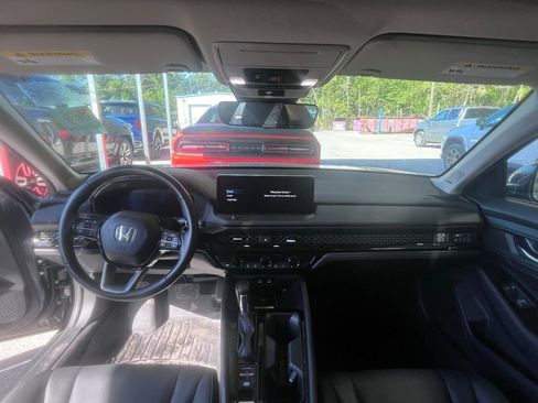 Used 2024 Honda Accord Touring image 6